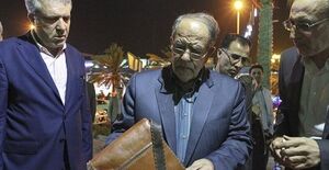 ورود اكبر تركان به جزيره كيش