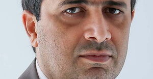 امین مقومی